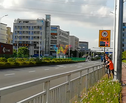 雷达测速显示屏实地测试 (2).jpg