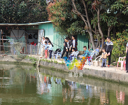 春游之旅——小小垂钓者.jpg