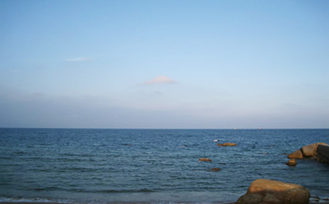 红海湾碧蓝海水1.jpg
