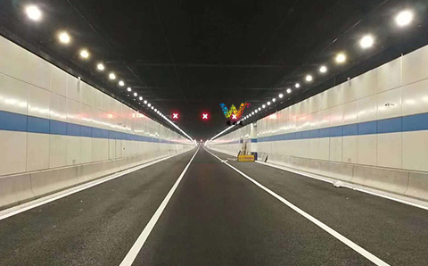 湘府路隧道红叉绿箭.jpg