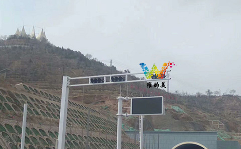 植物园隧道灯处1.jpg