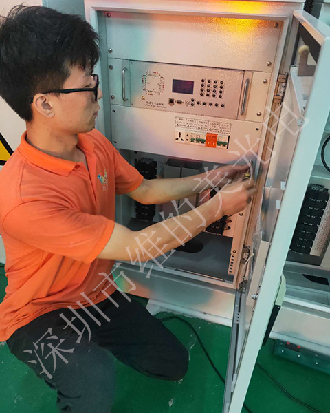 48路联网交通信号机出货5.jpg