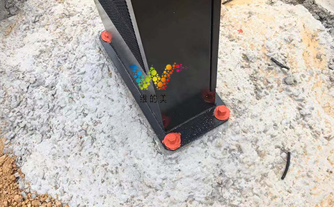 一体式人行<a href=http://www.wdm88led.com/ target=_blank class=infotextkey>交通信号灯</a>安装方式.jpg