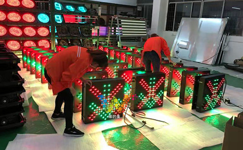 红叉绿箭批量生产中20.jpg