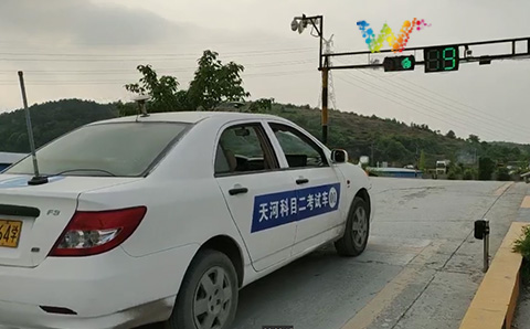 红外感应接线红绿灯1.jpg